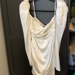 The Bar Twist Dress in Ivory Sz 2 Revolve